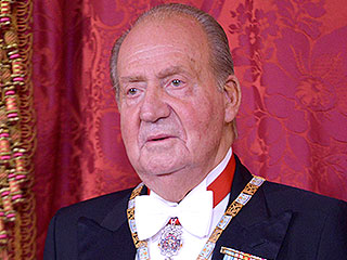 Депутаты одобрили отречение короля Испании Депутаты одобрили отречение короля Испании