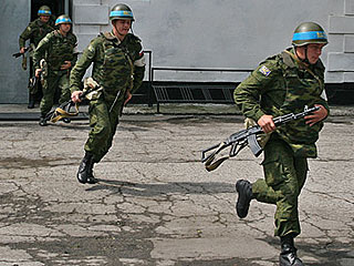 Донбасс просит ввести миротворцев Донбасс просит ввести миротворцев