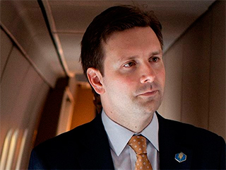 Спикер Белого Дома стал посмешищем Спикер Белого Дома стал посмешищем