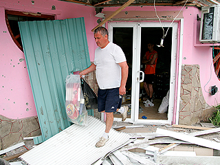Славянск обстреляли фосфорными бомбами Славянск обстреляли фосфорными бомбами