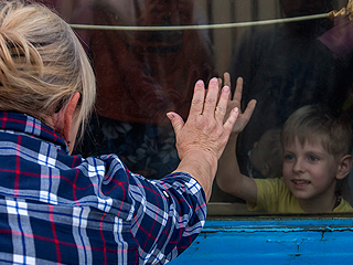 Киев назвал эвакуацию детей похищением Киев назвал эвакуацию детей похищением