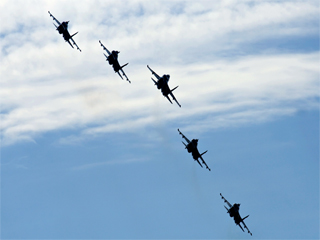 Россия подняла по тревоге истребители Су-27 Россия подняла по тревоге истребители Су-27