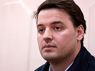 Генерал выбросился из окна на допросе Генерал выбросился из окна на допросе