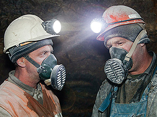 Донецкие шахтеры вышли на акцию протеста Донецкие шахтеры вышли на акцию протеста