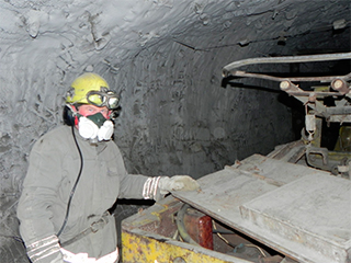 Шахтеры грозят Киеву оружием Шахтеры грозят Киеву оружием