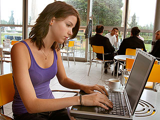 Как мошенники обманывают в Интернете Как мошенники обманывают в Интернете