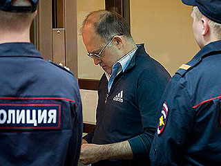 Суд смягчил приговор по "болотному делу" Суд смягчил приговор по "болотному делу"