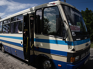 Обстрелян автобус с детьми Обстрелян автобус с детьми