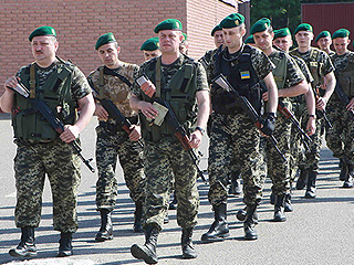 Украинские пограничники спрятались в России Украинские пограничники спрятались в России