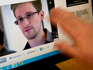 Сноудена наградили за мужество Сноудена наградили за мужество