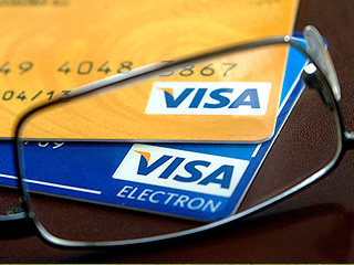 Visa заставят перейти на российские карты Visa заставят перейти на российские карты