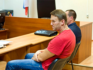 Навального приговорили еще к одному штрафу Навального приговорили еще к одному штрафу