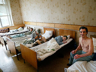 Опасный убийца сбежал из психушки Опасный убийца сбежал из психушки