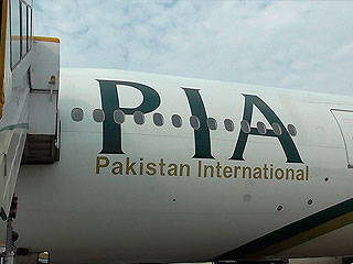 В Пакистане боевики напали на Boeing В Пакистане боевики напали на Boeing