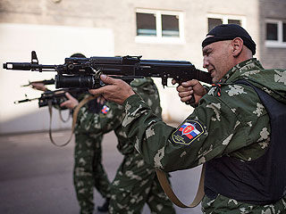 Москву просят ввести миротворцев на Украину Москву просят ввести миротворцев на Украину