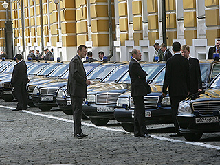 Депутатов лишат служебных автомобилей Депутатов лишат служебных автомобилей