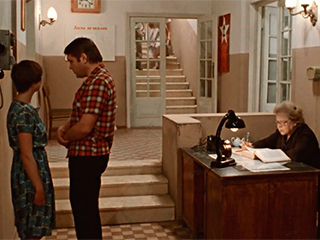 Студенты жалуются на "комендантский час" Студенты жалуются на "комендантский час"