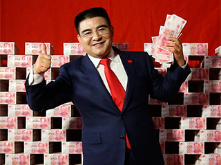 Китайский миллионер накормил нью-йоркцев Китайский миллионер накормил нью-йоркцев