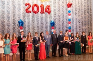 197 золотых и 170 серебряных медалей получили брянские выпускники в 2014 году