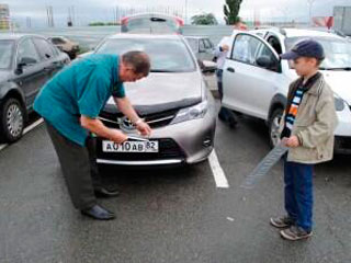 В Крыму начали выдавать российские номера В Крыму начали выдавать российские номера