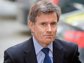 Глава МI-6 увольняется из-за Сноудена Глава МI-6 увольняется из-за Сноудена