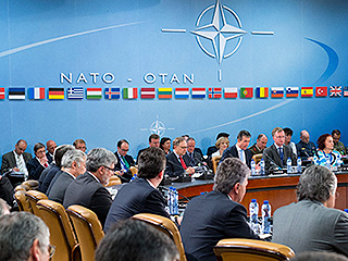 Евросоюз стал заложником НАТО Евросоюз стал заложником НАТО