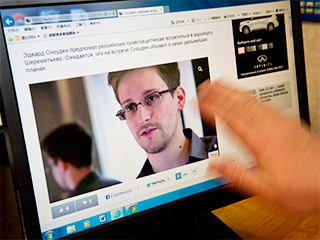 Сноуден хочет остаться в России Сноуден хочет остаться в России