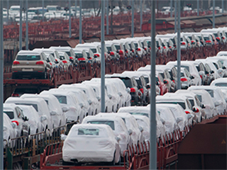 В поездах до Адлера можно перевезти авто В поездах до Адлера можно перевезти авто