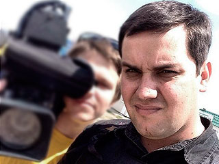 Раненый журналист рассказал об обстреле Раненый журналист рассказал об обстреле