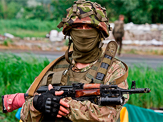 Обстрелян автобус с беженцами из Украины Обстрелян автобус с беженцами из Украины