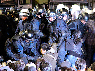 В Гонконге разогнали протестующих В Гонконге разогнали протестующих