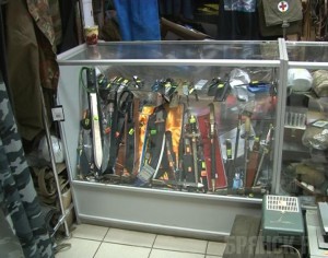 В Брянске выявлены факты незаконной торговли холодным оружием