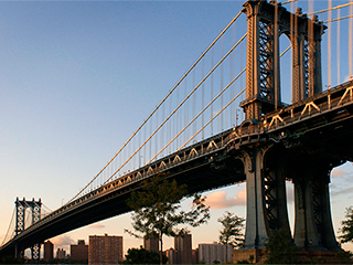 В США обрушился Бруклинский мост В США обрушился Бруклинский мост