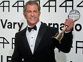 Мэла Гибсона наградили за вклад в кино Мэла Гибсона наградили за вклад в кино