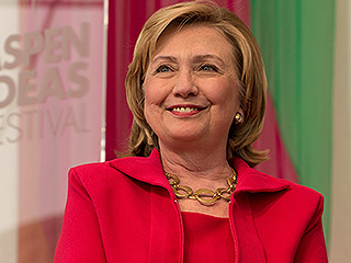 Клинтон напомнила Сноудену о его правах Клинтон напомнила Сноудену о его правах