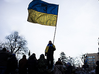 Над Славянском подняли флаг Украины Над Славянском подняли флаг Украины