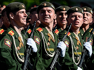 Армия России объявила год "вежливых людей" Армия России объявила год "вежливых людей"