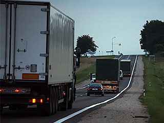 На дорогах России появятся платные полосы На дорогах России появятся платные полосы
