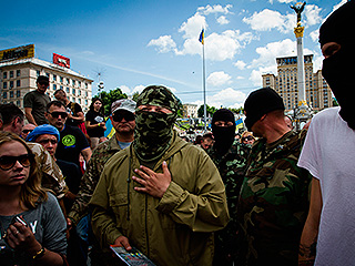 Порошенко посылает алкоголиков на Майдан Порошенко посылает алкоголиков на Майдан