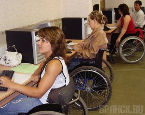 С начала года удалось трудоустроить около 500 брянских инвалидов