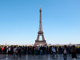 Во Франции хотели взорвать Эйфелеву башню Во Франции хотели взорвать Эйфелеву башню