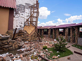 Луганск подвергся авиаударам Луганск подвергся авиаударам