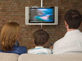 Украина запрещает российские телепрограммы Украина запрещает российские телепрограммы