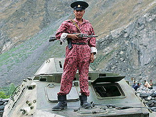 Военных в Таджикистане научат вежливости Военных в Таджикистане научат вежливости