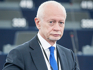 Евродепутат дал пощечину коллеге Евродепутат дал пощечину коллеге