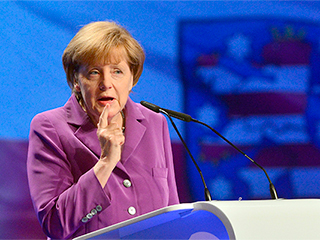 Меркель сомневается в отказе США от шпионов Меркель сомневается в отказе США от шпионов