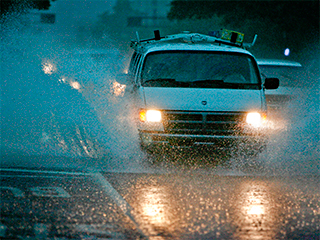 Ливень затопил дороги в Сочи Ливень затопил дороги в Сочи