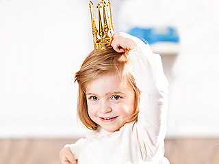 Американец сделал дочь принцессой Американец сделал дочь принцессой