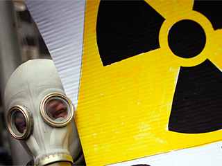 Киев убивает жителей Донецка химоружием Киев убивает жителей Донецка химоружием