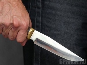 В Брянске белорусский уголовник ранил полицейского ножом